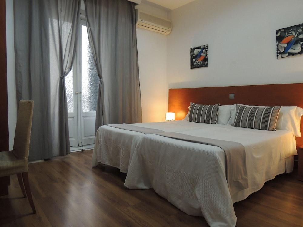 Hostal Cervantes Madrid Ngoại thất bức ảnh