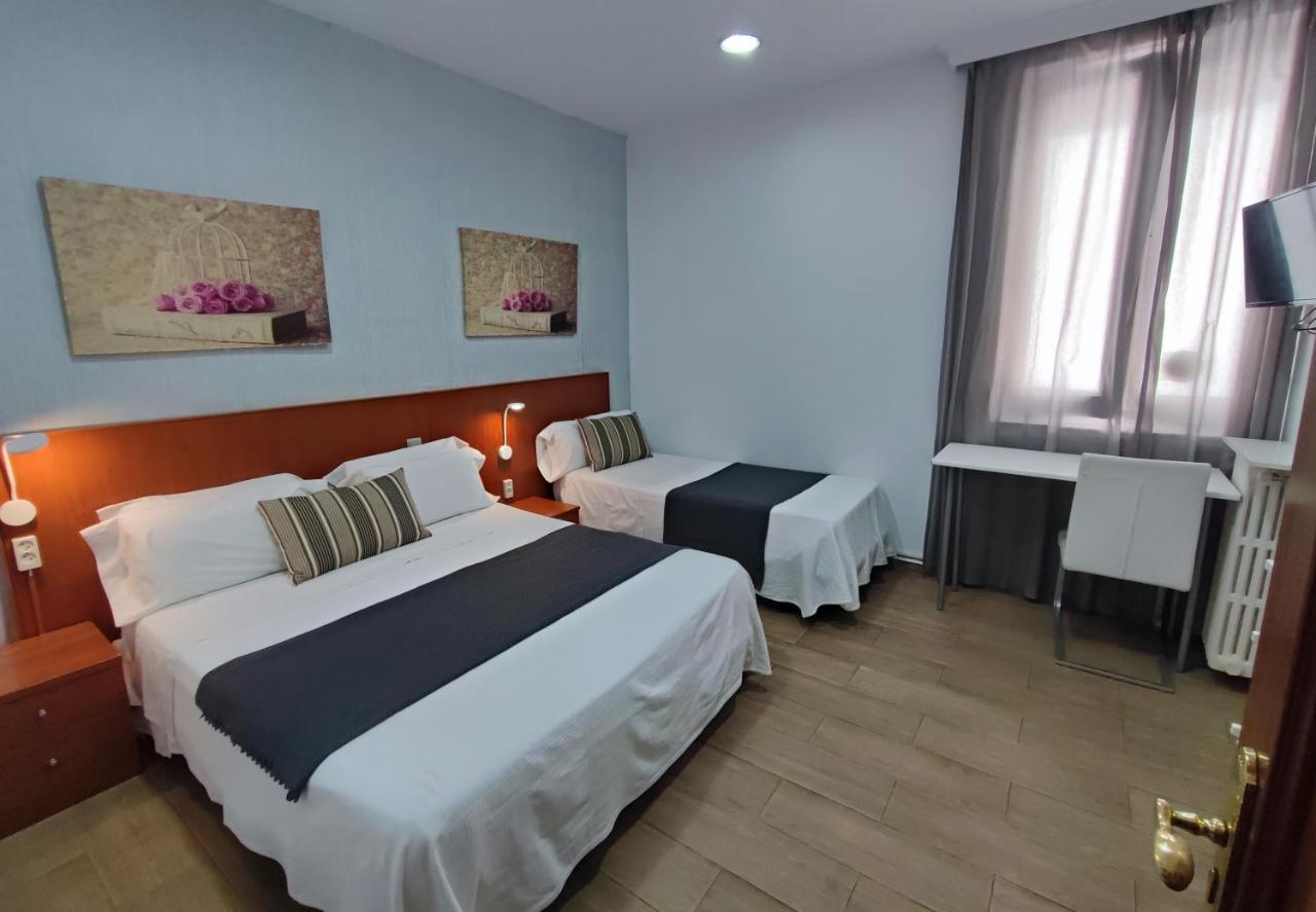 Hostal Cervantes Madrid Ngoại thất bức ảnh