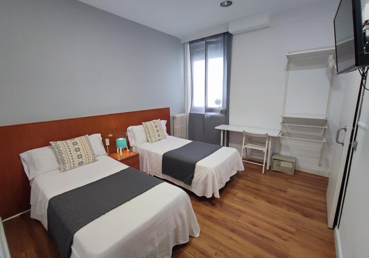 Hostal Cervantes Madrid Ngoại thất bức ảnh