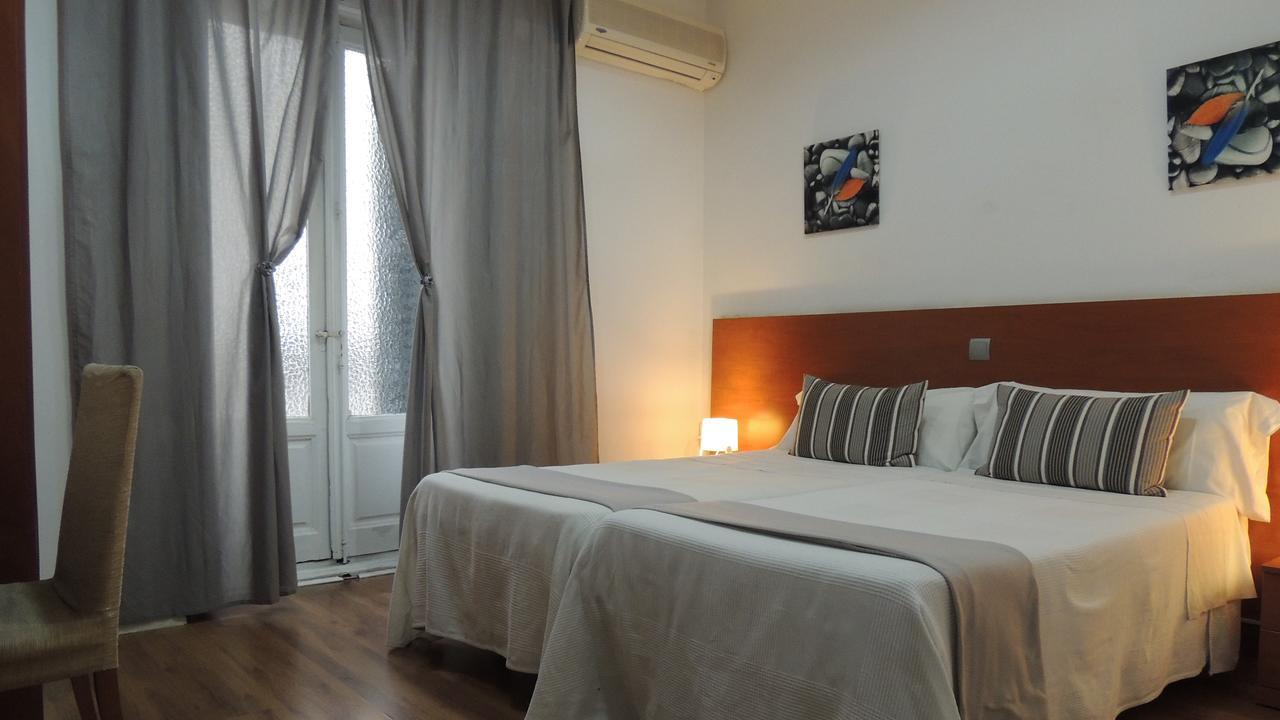 Hostal Cervantes Madrid Ngoại thất bức ảnh