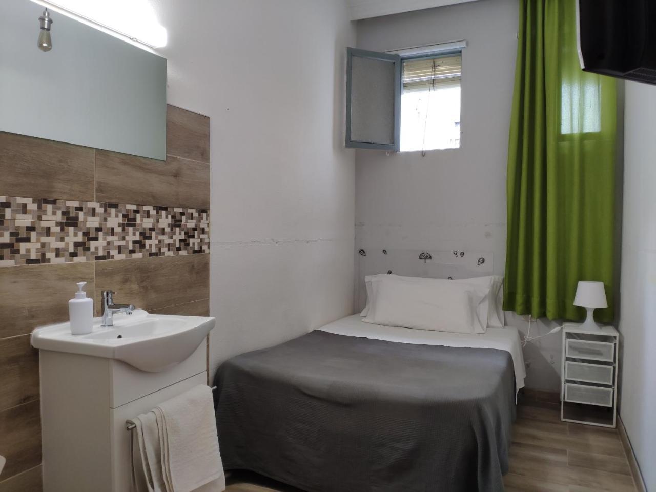 Hostal Cervantes Madrid Phòng bức ảnh